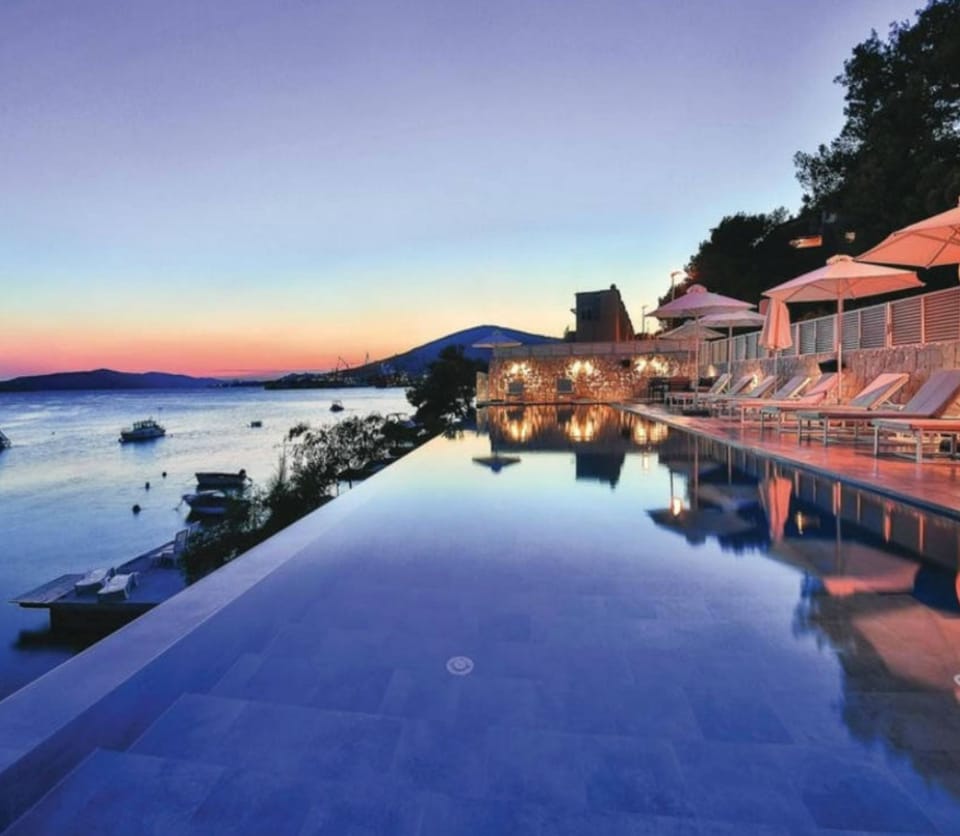 Infinity pool