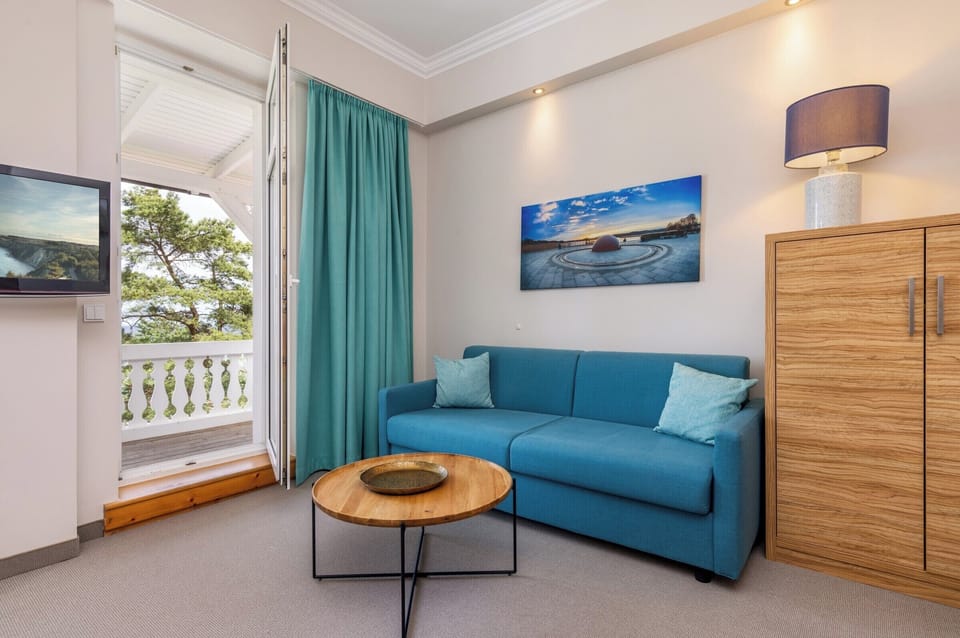 Apartment, Balcony, Sea View | Hypo-allergenic bedding, minibar, in-room safe, blackout drapes