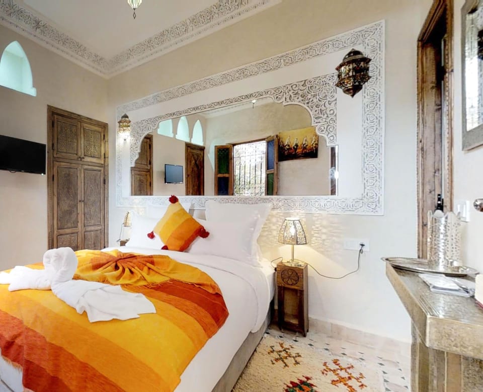 Deluxe Room, 1 Double Bed, Courtyard View (Safran 1) | Frette Italian sheets, premium bedding, down comforters