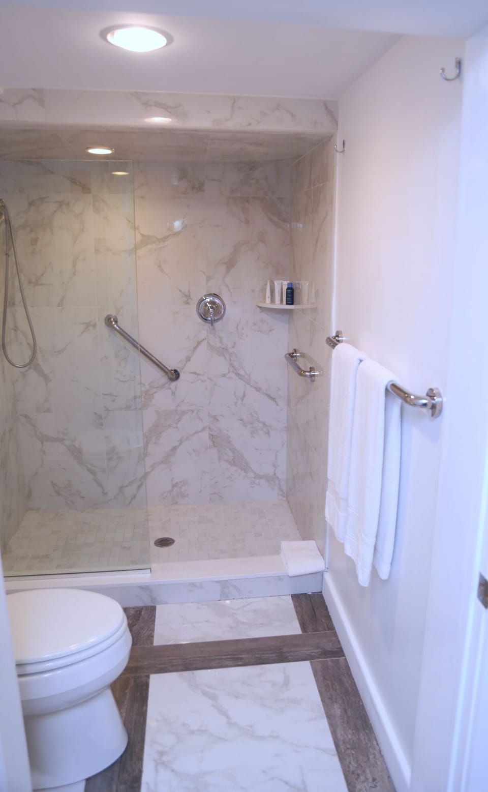 Bathrobes, slippers, towels