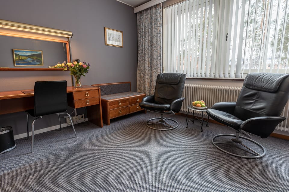 Economy Double or Twin Room | Desk, blackout drapes, free WiFi, bed sheets