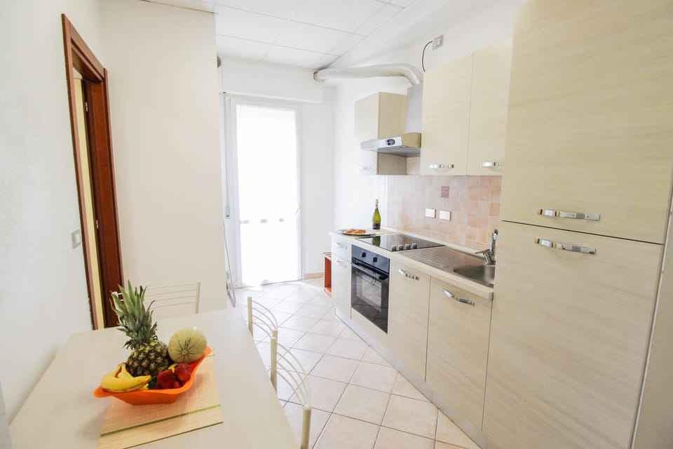 Apartment, 1 Bedroom (3 persone) | In-room safe, desk, iron/ironing board