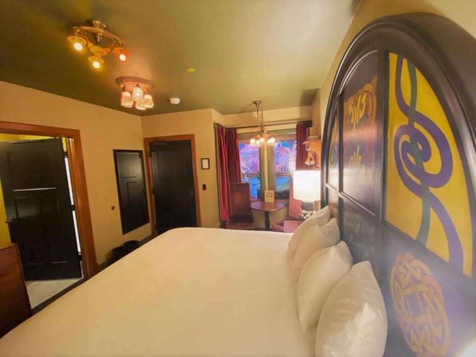 In-room safe, iron/ironing board, free WiFi, bed sheets