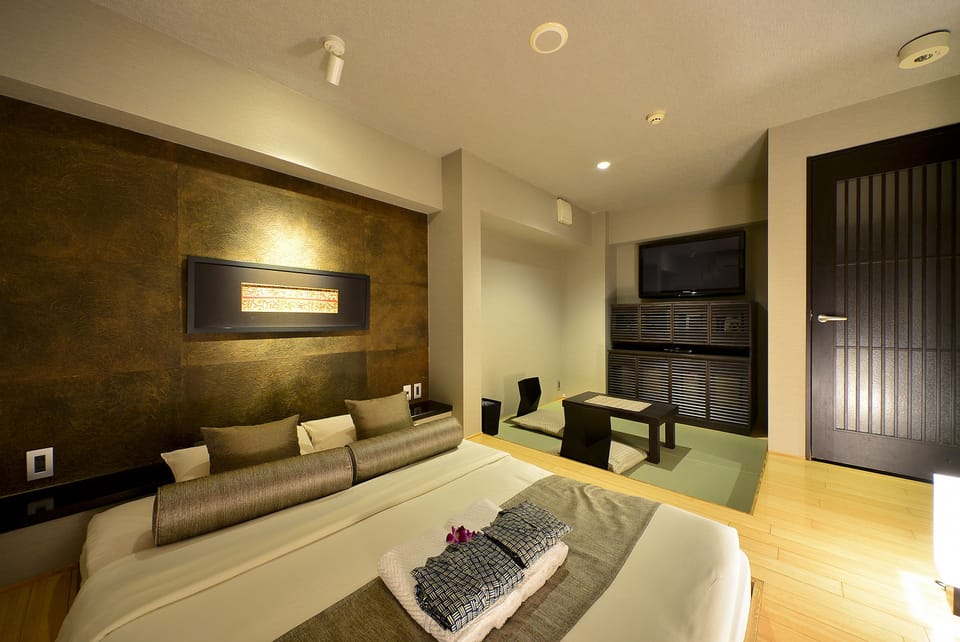 Standard Double Room | Free WiFi, bed sheets