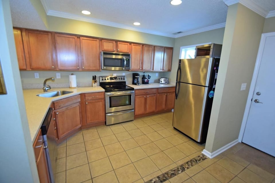 Townhome, 2 Bedrooms | Private kitchen | Coffee/tea maker, fridge, toaster