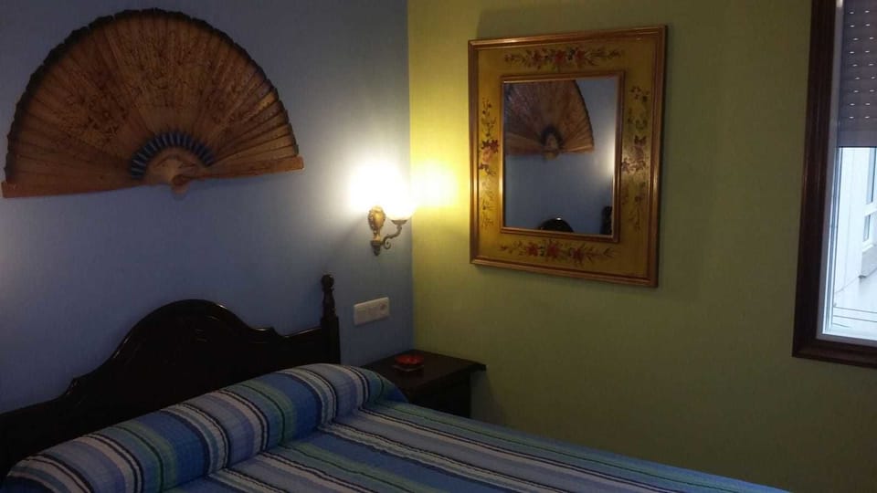 Double Room, Private Bathroom | Individually decorated, desk, cribs/infant beds, rollaway beds