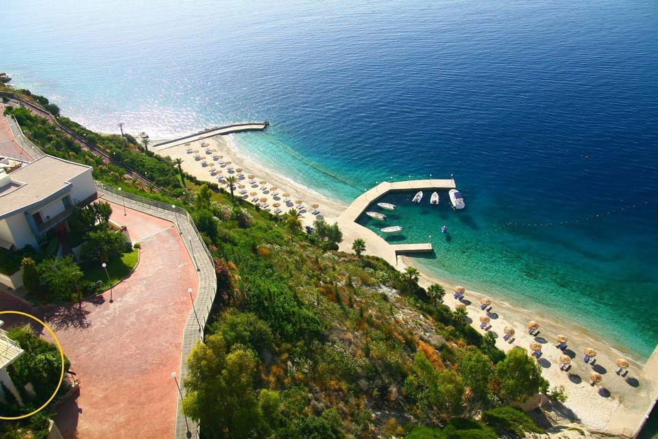 Seafront home 4' walk to private beach House in Crete Region