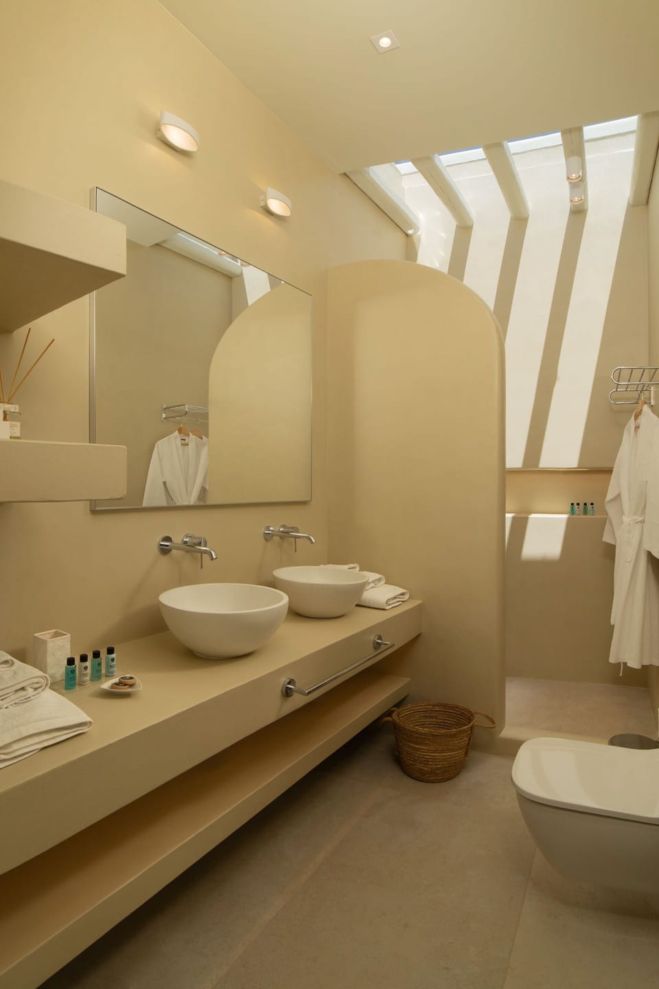 Shower, free toiletries, hair dryer, bathrobes