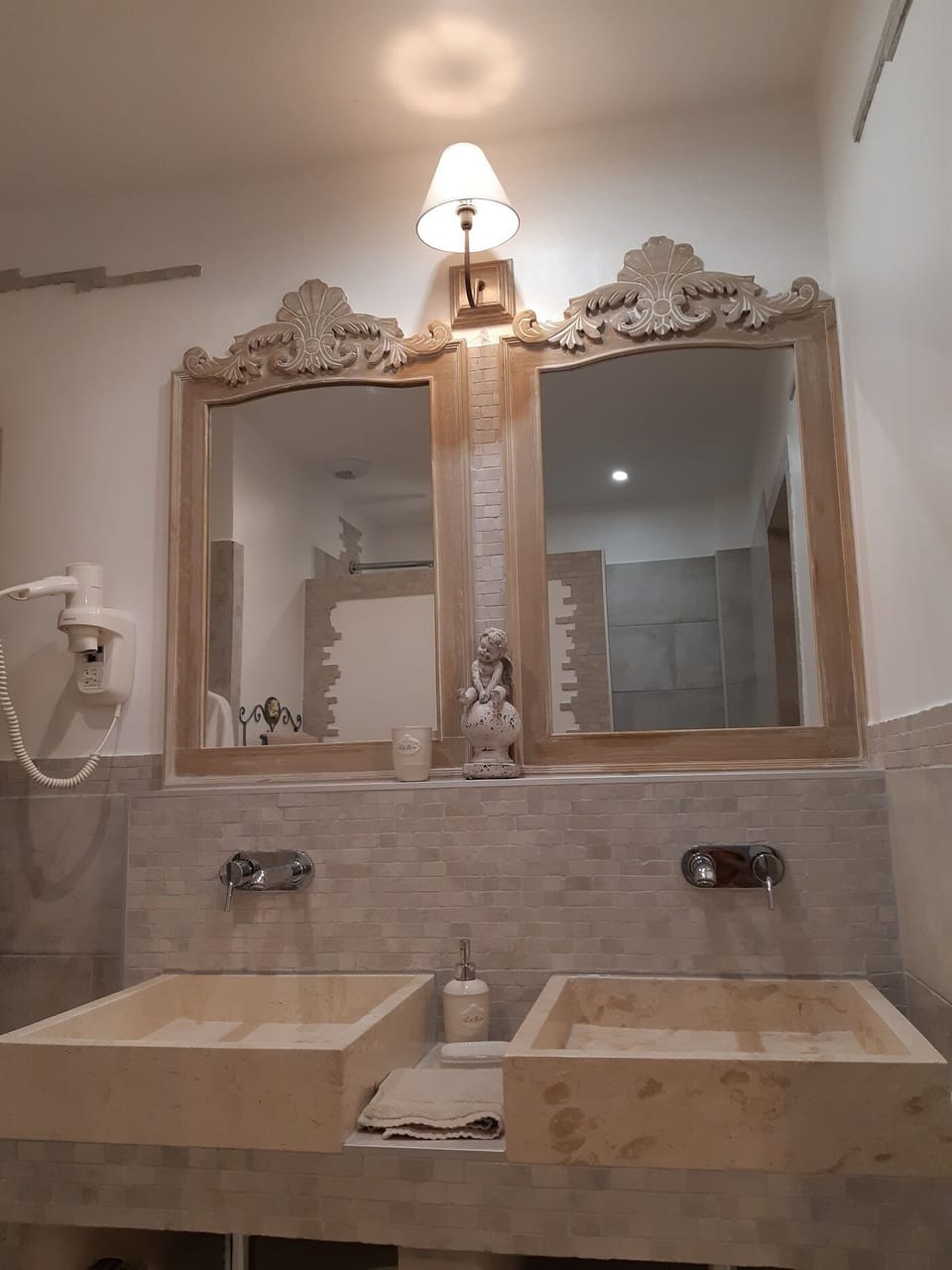 Superior Double Room, 1 Queen Bed, Non Smoking, Private Bathroom (Provence) | Premium bedding, in-room safe, soundproofing