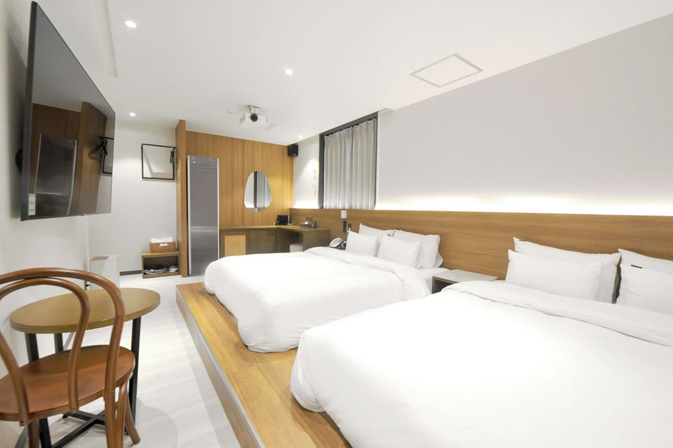 Family Twin Room | Free WiFi, bed sheets