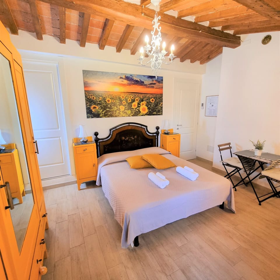 Double Room, Private Bathroom | Laptop workspace, blackout drapes, free WiFi, bed sheets