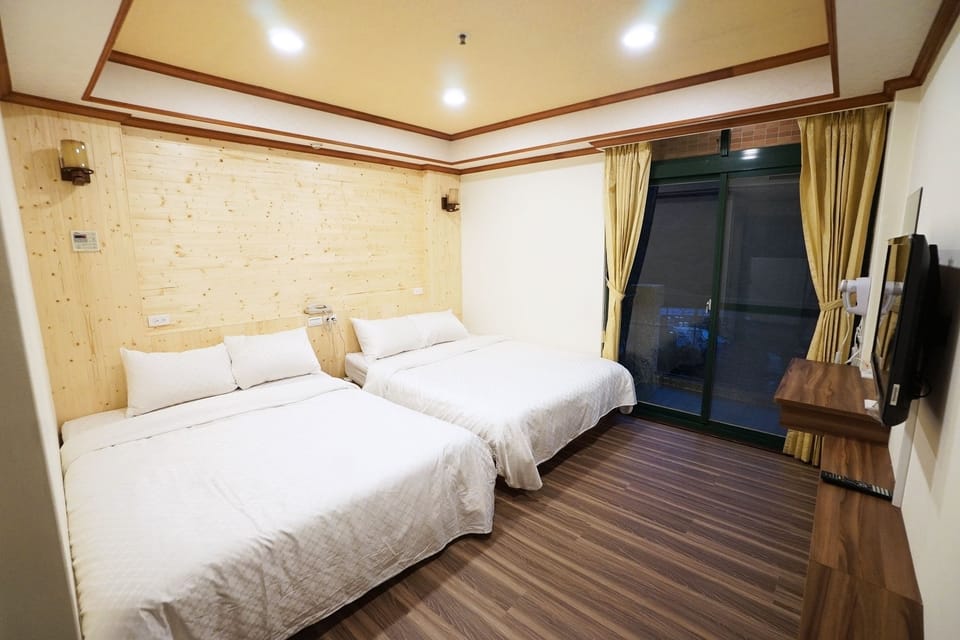 Quadruple Room | Free WiFi, bed sheets