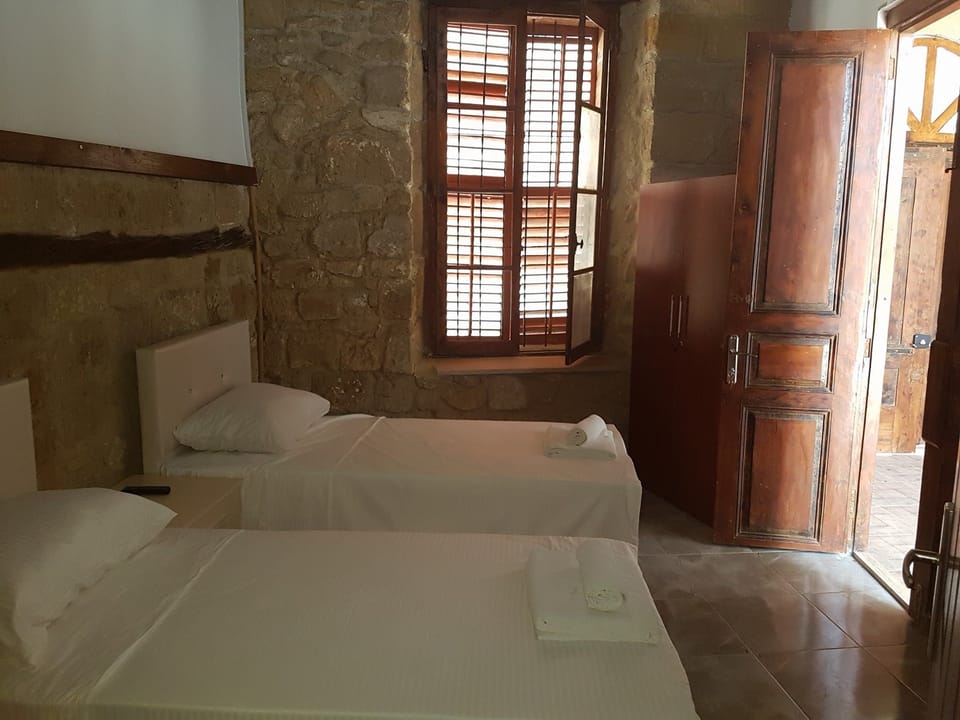 Standard Double or Twin Room | 1 bedroom, desk, soundproofing, WiFi (free)