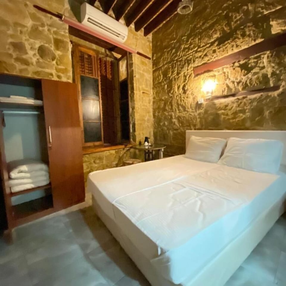 Family Double Room | 1 bedroom, desk, soundproofing, WiFi (free)