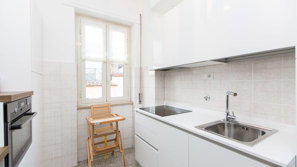 Apartment | Private kitchen | Fridge, microwave, oven, stovetop