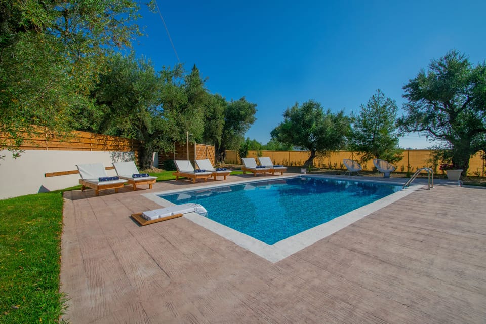 Private pool