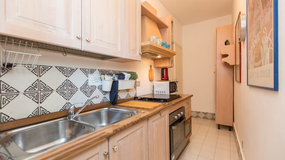 Apartment | Private kitchen | Fridge, microwave, dishwasher, electric kettle