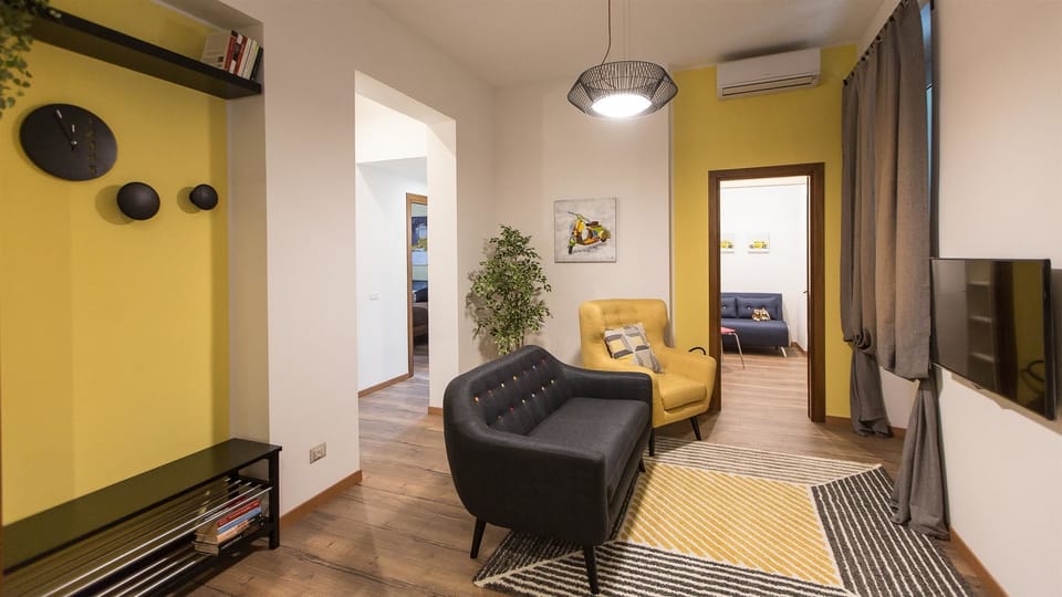 Apartment | Living area | 24-cm LCD TV with digital channels, TV