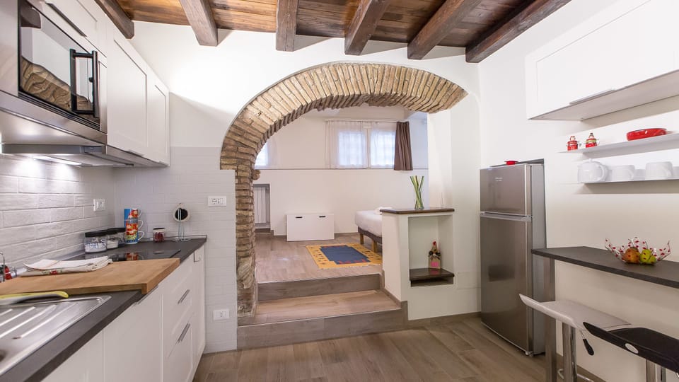 Apartment | Living area | 24-cm flat-screen TV with digital channels, TV