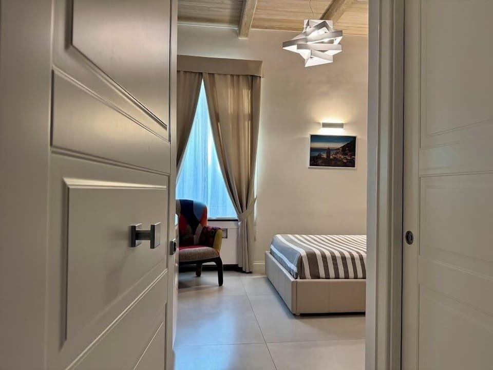 Basic Double Room, 1 Double Bed | Minibar, in-room safe, soundproofing, free WiFi
