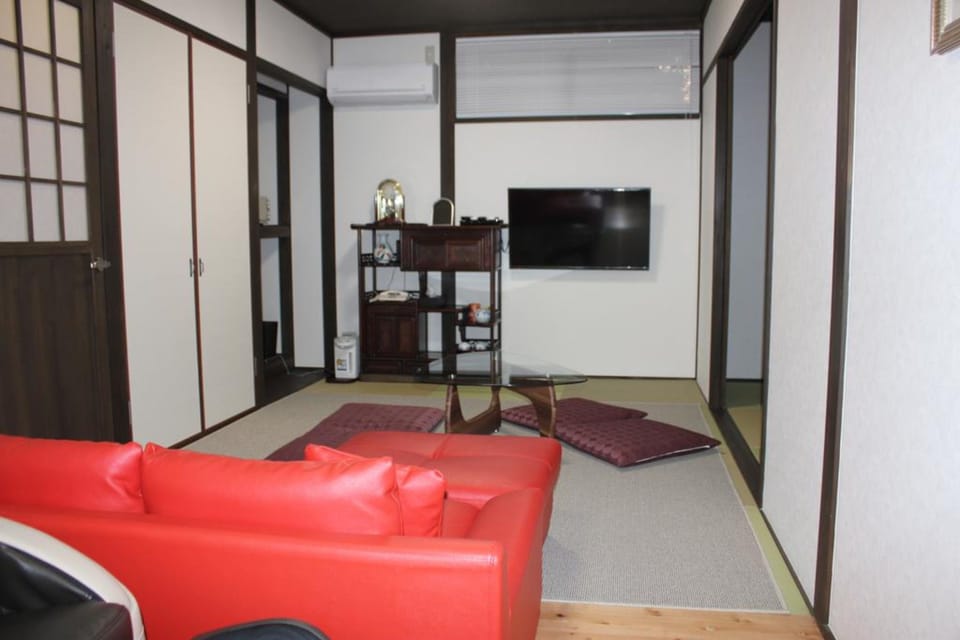 Standard Studio, 2 Bathrooms, Mountain View | Minibar, in-room safe, soundproofing, WiFi (free)