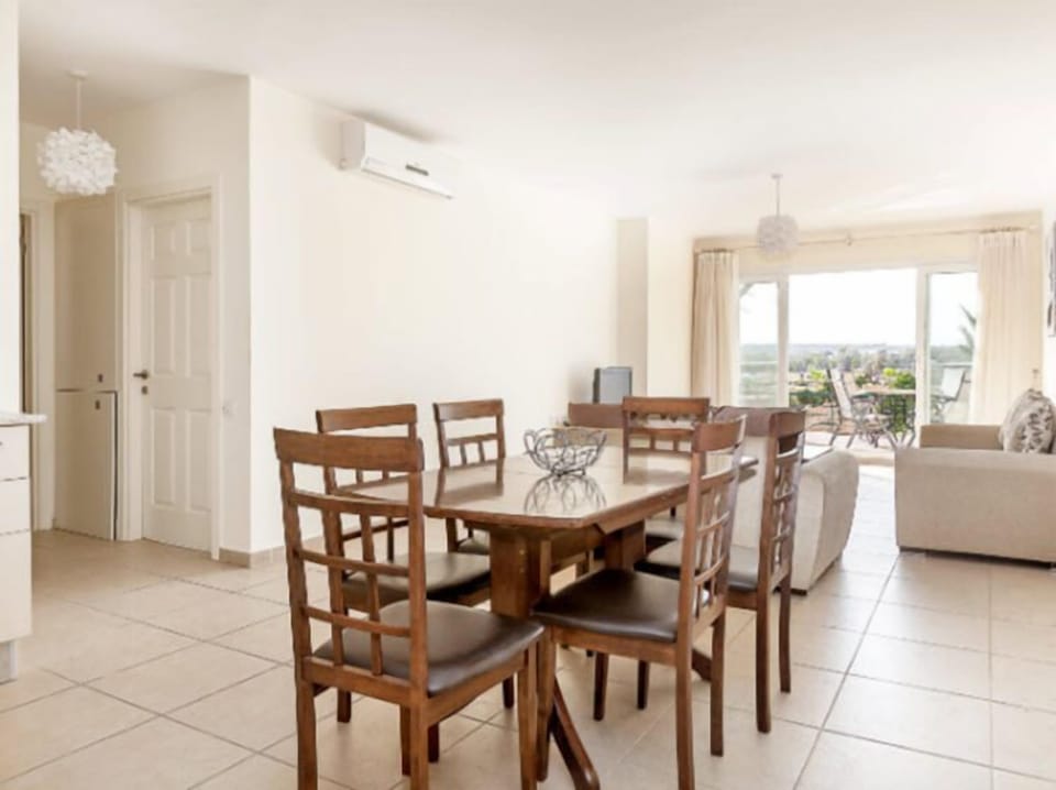 Comfort Apartment, 2 Bedrooms, Balcony, Sea View | Private kitchenette | Coffee/tea maker, full-size fridge, microwave, oven