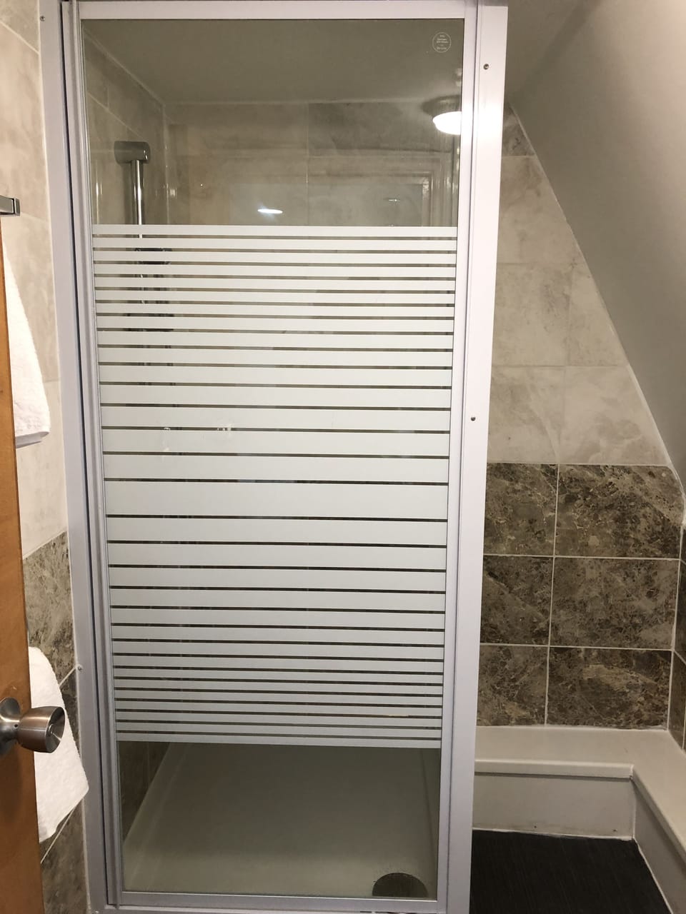 Basic Room, 1 Double Bed | Bathroom | Shower, rainfall showerhead, free toiletries, hair dryer