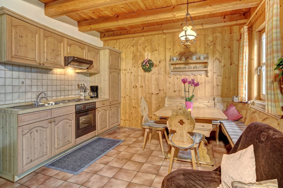 Fridge, stovetop, dishwasher, electric kettle