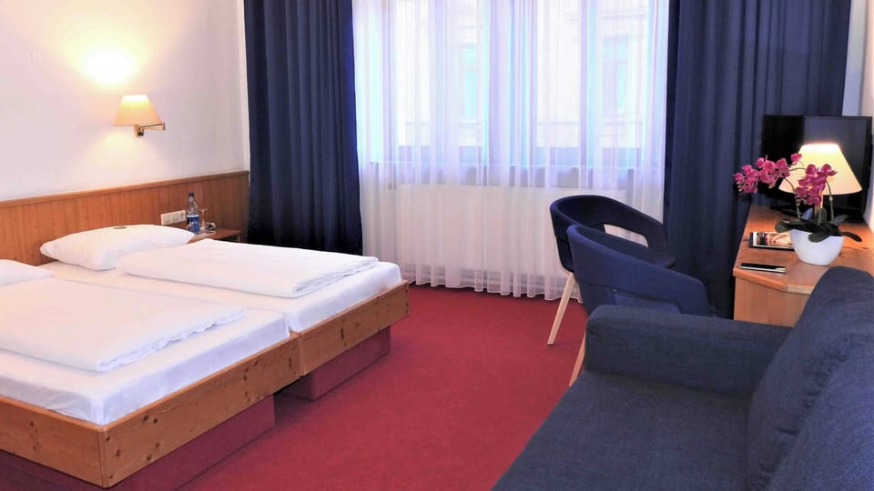 Double Room | In-room safe, desk, blackout drapes, iron/ironing board