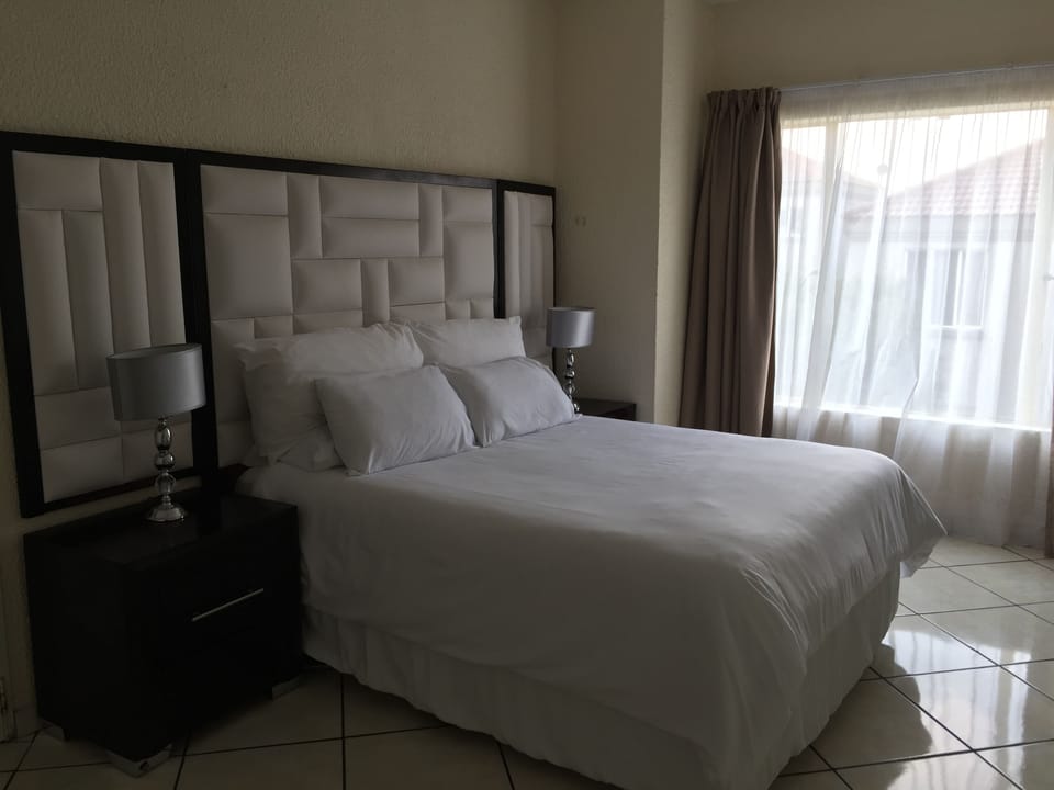 Tntee Apartments Apartment in Roodepoort