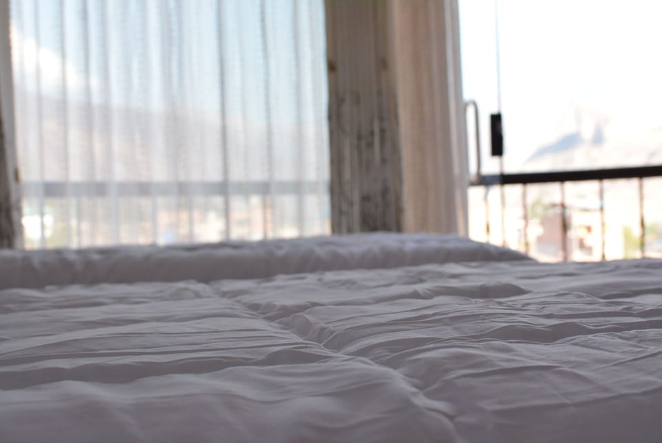 Basic Double Room, 2 Twin Beds, Mountain View | 1 bedroom, individually decorated, desk, free WiFi