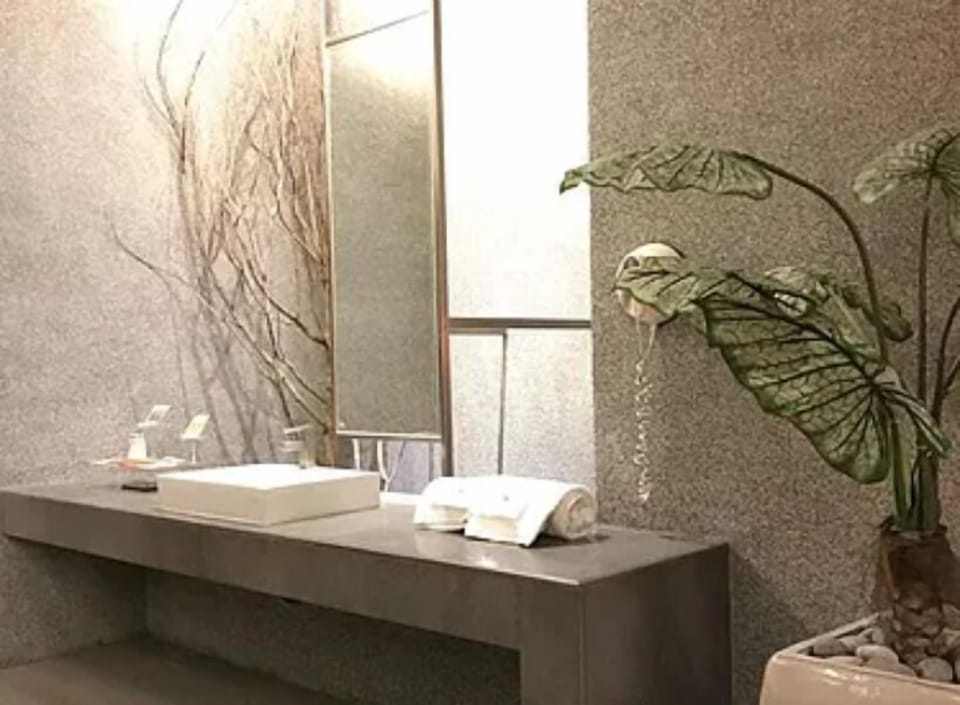 Superior Double Room | Bathroom sink