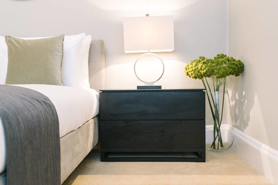 JOIVY Palmerston Place Residence: Luxury City Centre Apt With Private Parking Apartment in Edinburgh