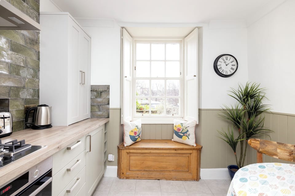Apartment (1 Bedroom) | Private kitchen | Fridge, microwave, oven, electric kettle