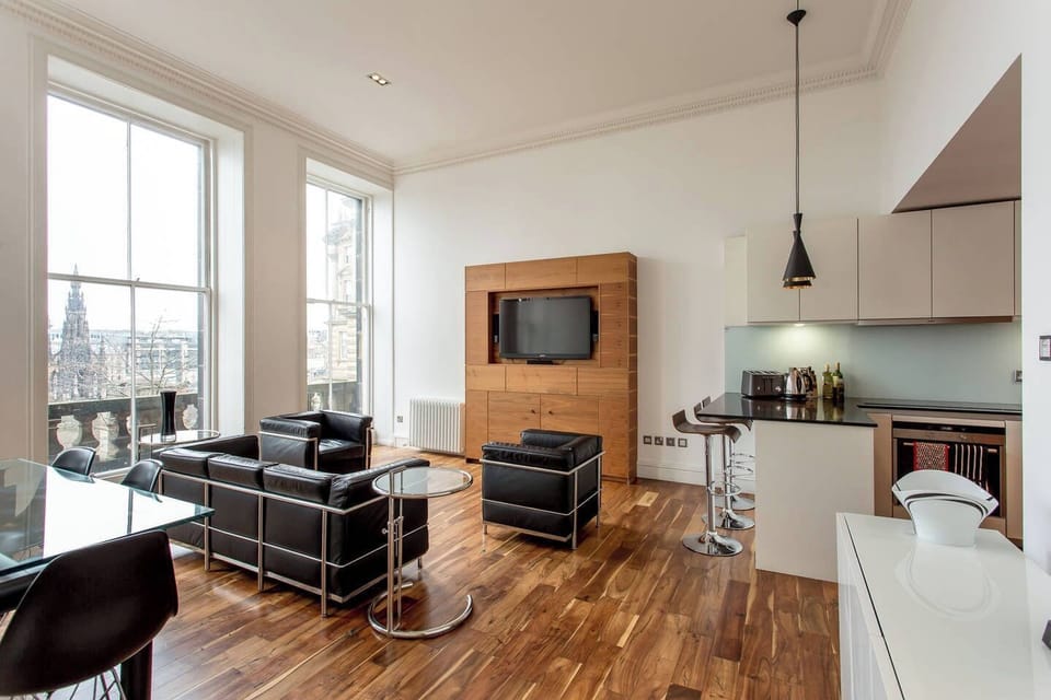Apartment (2 Bedrooms) | Living room