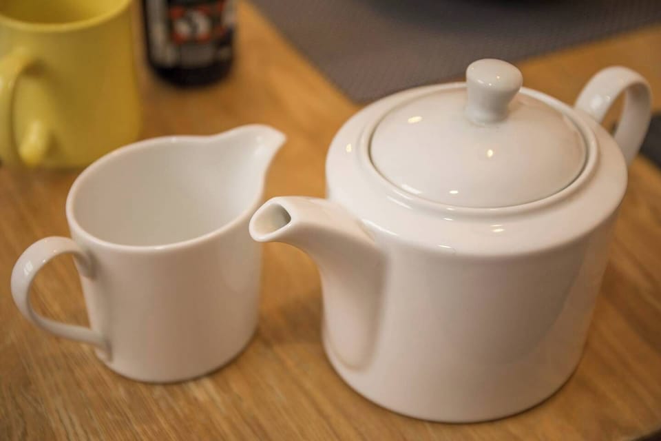 Apartment (2 Bedrooms) | Private kitchen | Electric kettle, toaster, cookware/dishes/utensils