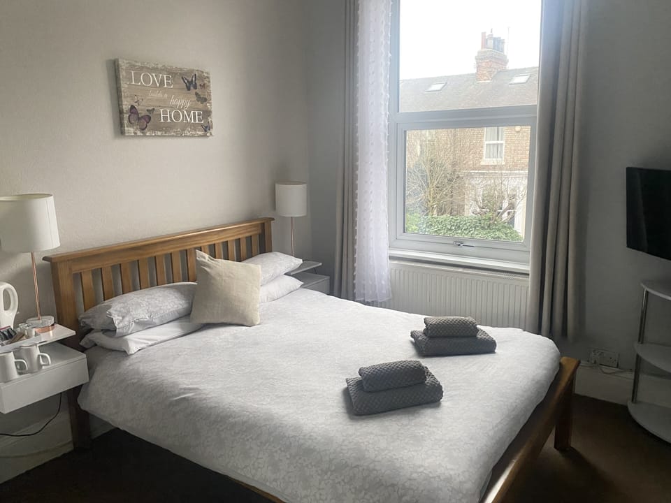 Basic Double Room | Free WiFi, bed sheets