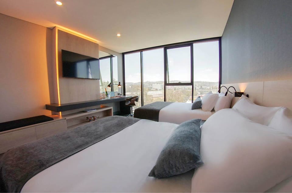 Master Suite | Premium bedding, in-room safe, desk, laptop workspace