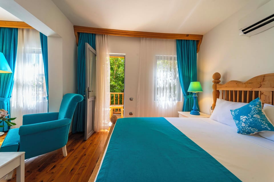 Superior Room Pool View Double / Twin | Minibar, free WiFi, bed sheets