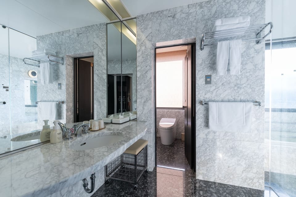 [Non-Smoking] Western Style Suite Room (Mt. Fuji View) | Bathroom | Separate tub and shower, free toiletries, hair dryer, slippers