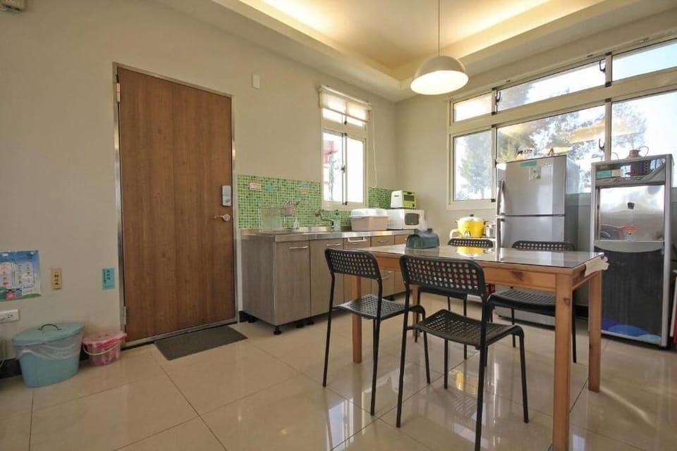 Shared fridge, oven