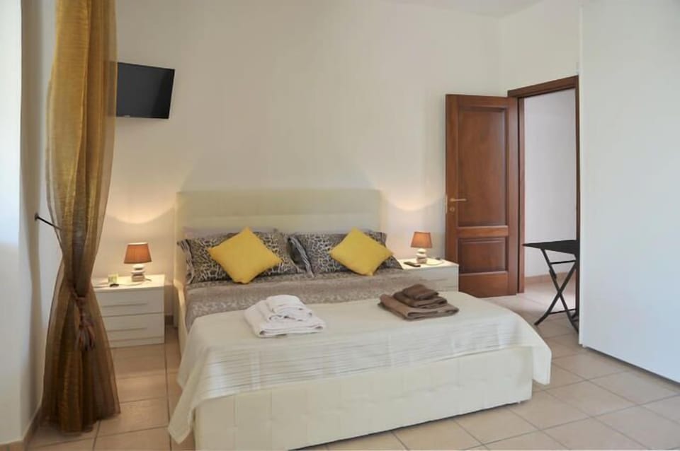 Superior Apartment, 1 Bedroom (Vista Agrumi) | Free WiFi, bed sheets