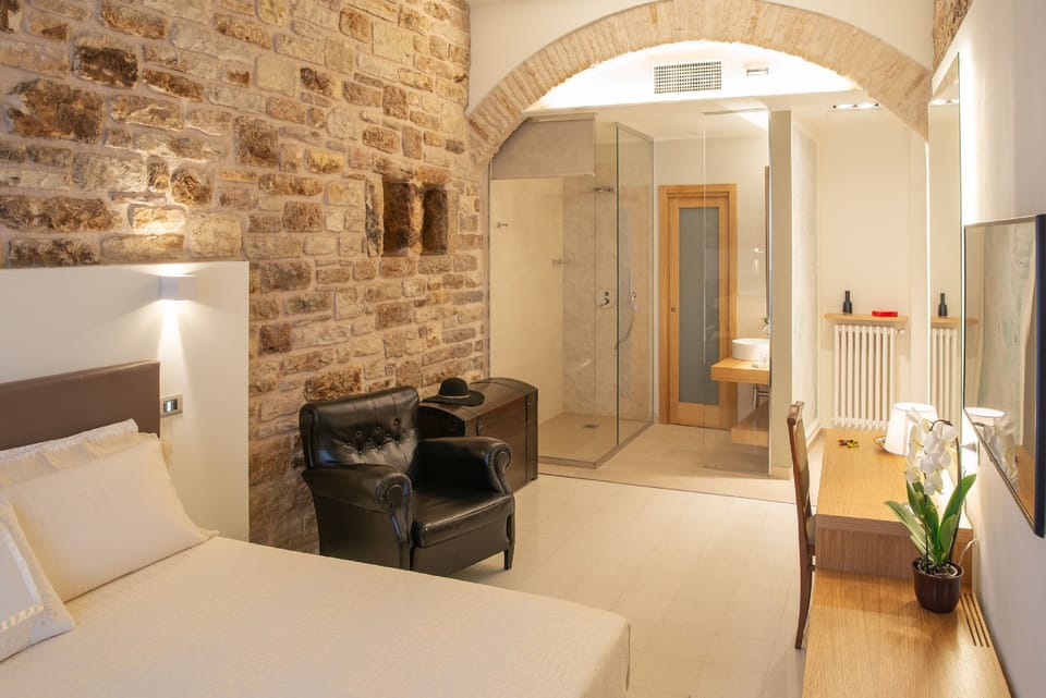 Superior Room (101) | 1 bedroom, down comforters, minibar, in-room safe