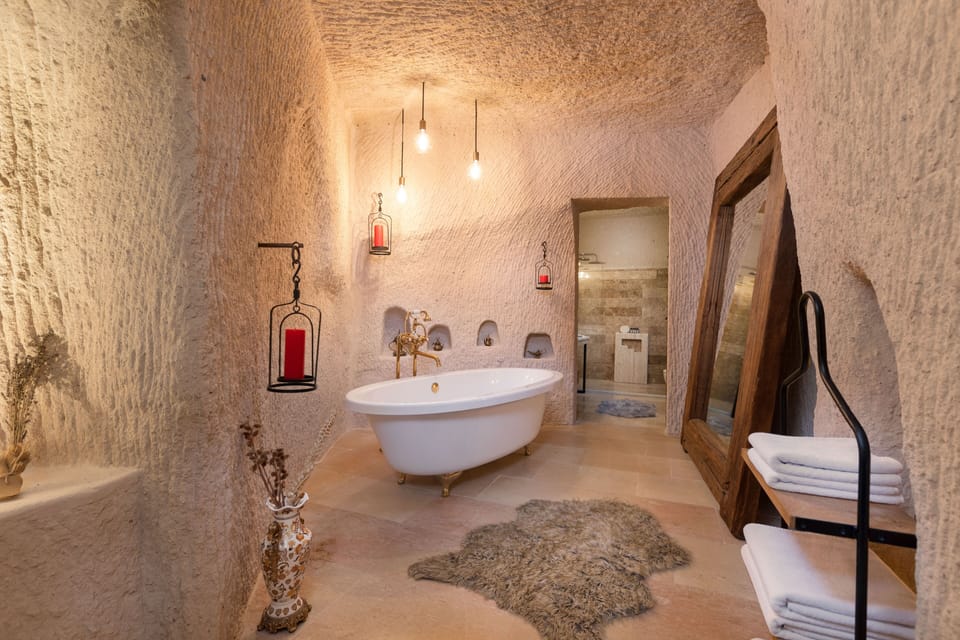 Rupestral Grand Suite | Deep soaking bathtub