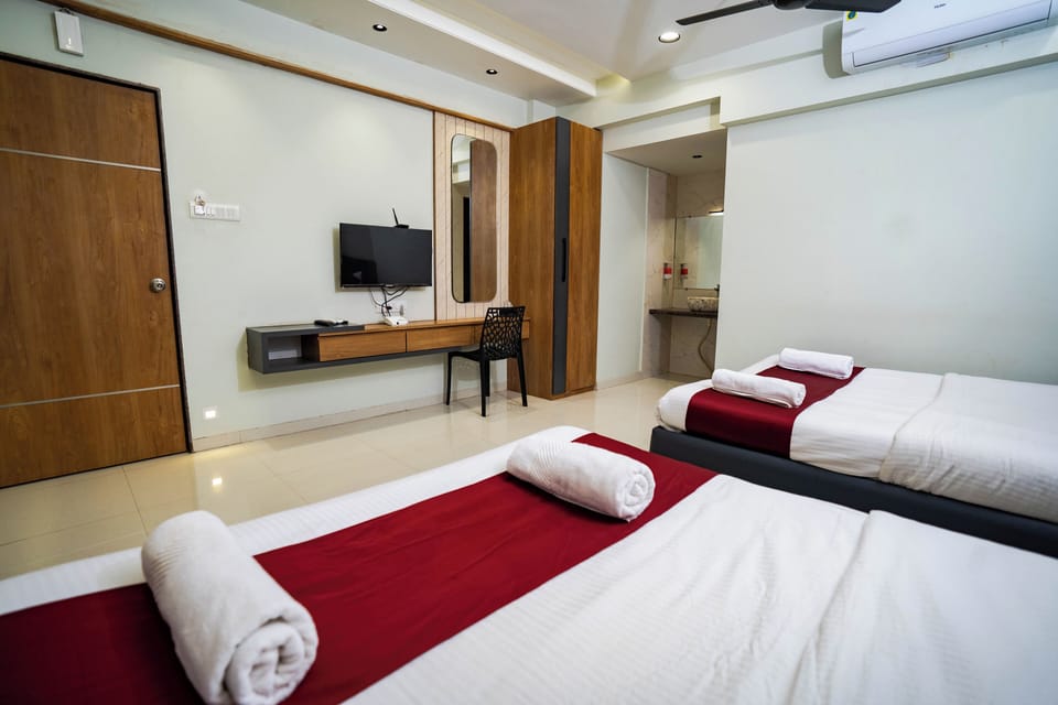 Deluxe Quadruple Room | Soundproofing, free WiFi, bed sheets