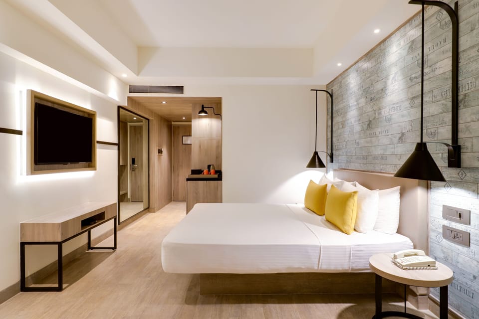 Premier Room | Premium bedding, minibar, in-room safe, desk