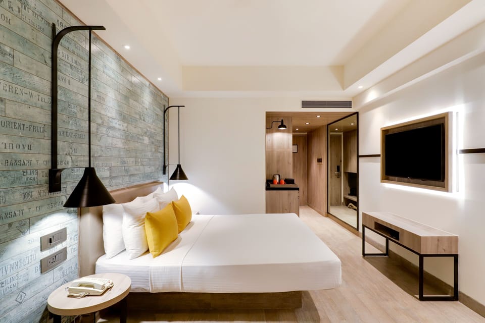 Premium bedding, minibar, in-room safe, desk