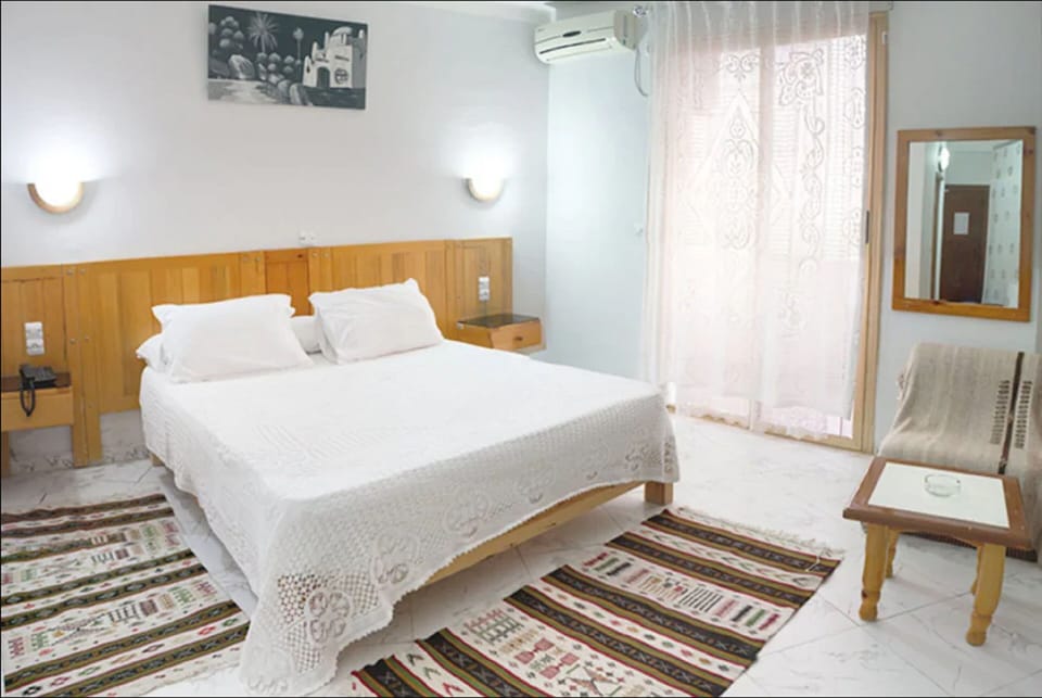 Suite | Desk, blackout drapes, rollaway beds (surcharge), WiFi (free)