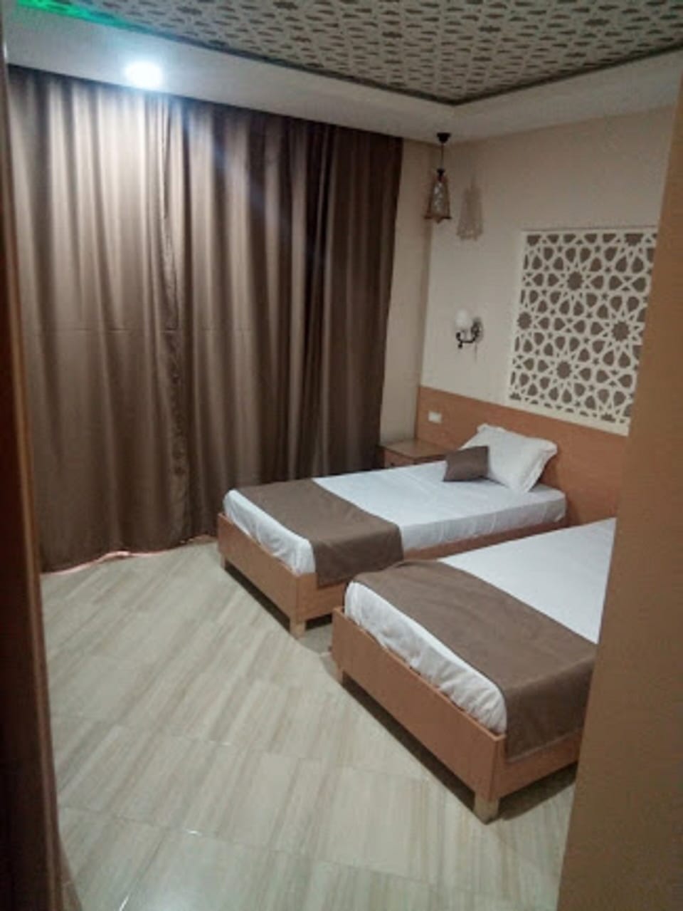Classic Double Room | Minibar, in-room safe, desk, blackout drapes