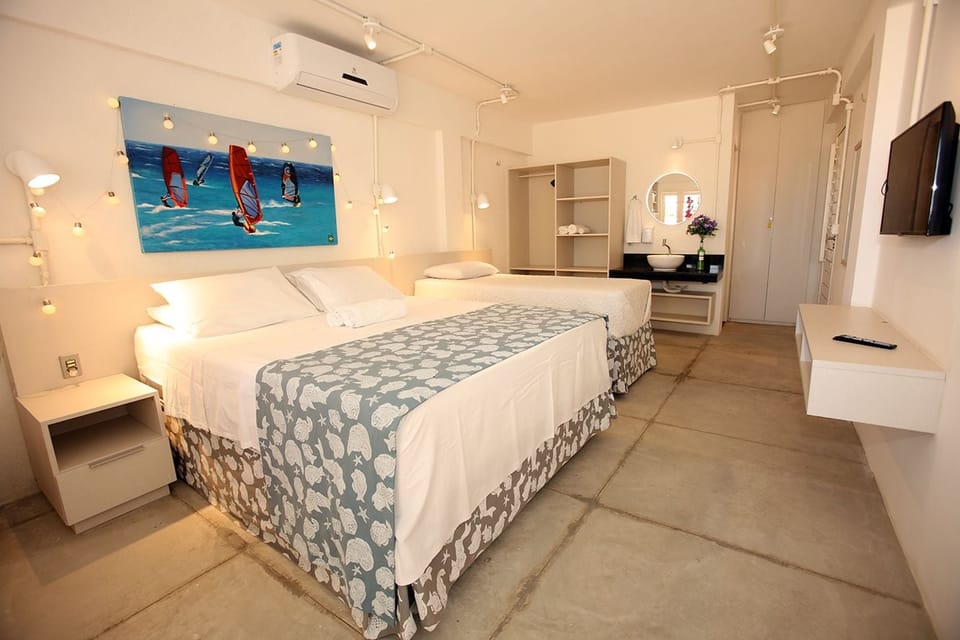 Minibar, free WiFi, bed sheets